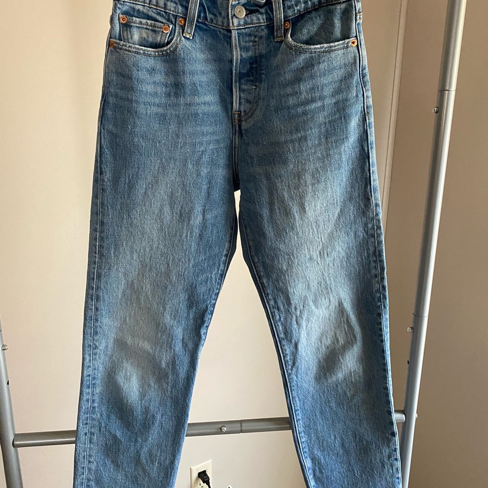 Levi’s Wedgie fit jeans 25 cropped straight frayed